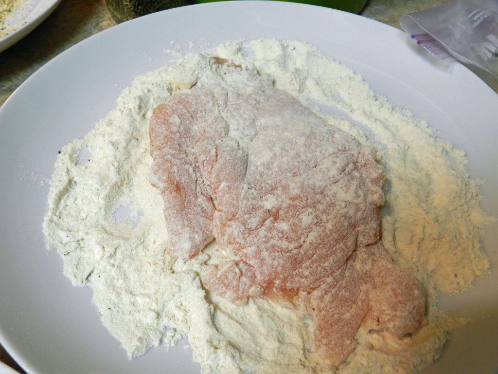 dredge-chicken-in-flour-1024x768