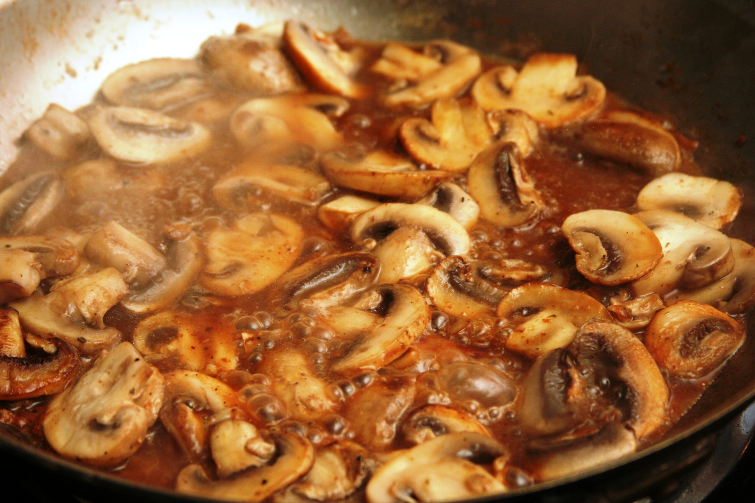 mushroom-cooked-in-marsala-wine-sauce